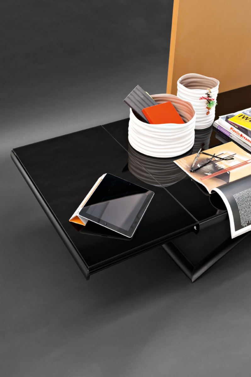 Τραπεζάκι Dakota Calligaris με επιφάνεια tempered glass μήκους 186cm στην Αθήνα