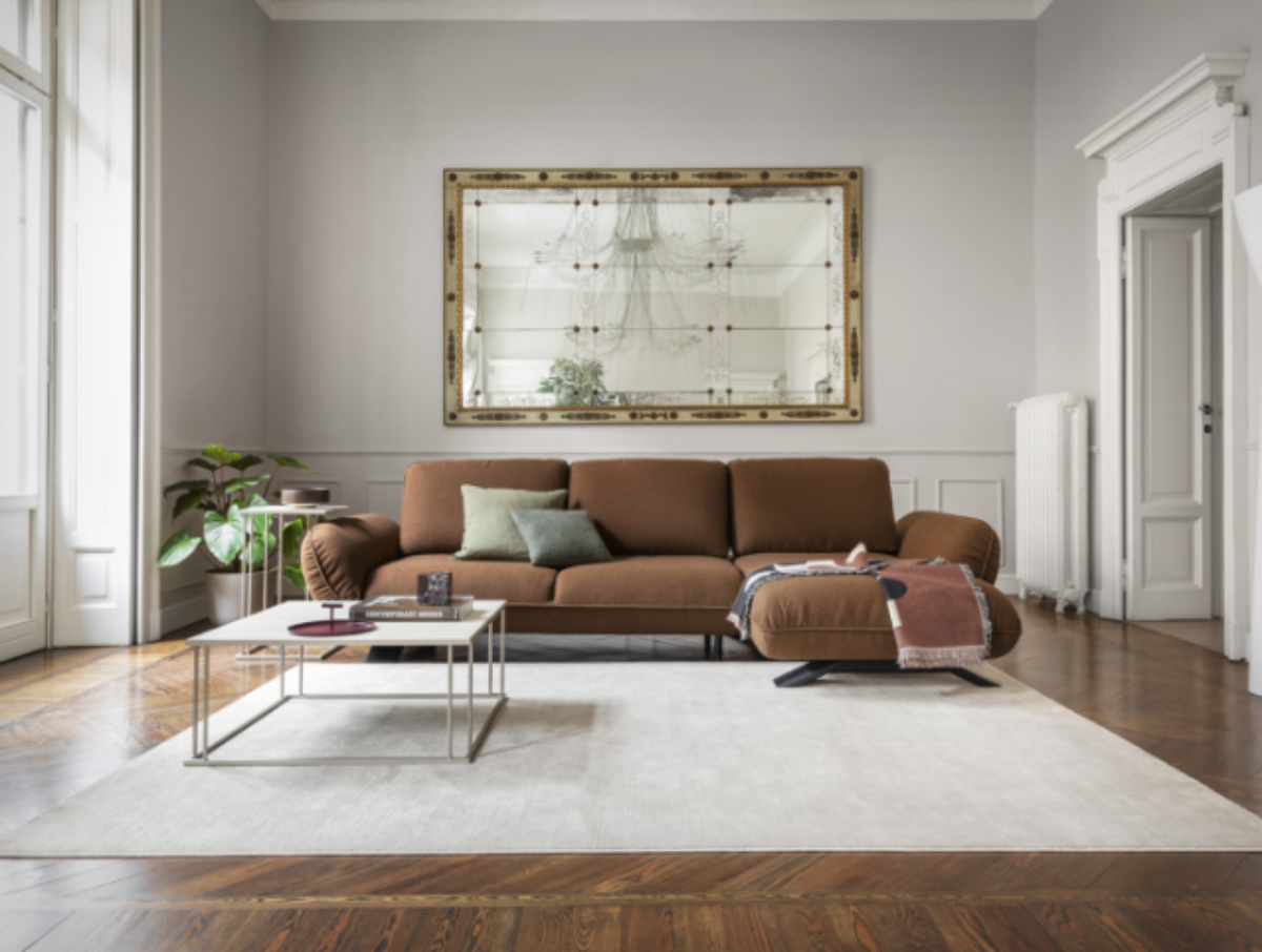 Καναπές Favola Calligaris με κινητές πλάτες και futon design στην Αθήνα – Adamopoulos Casa Ideale