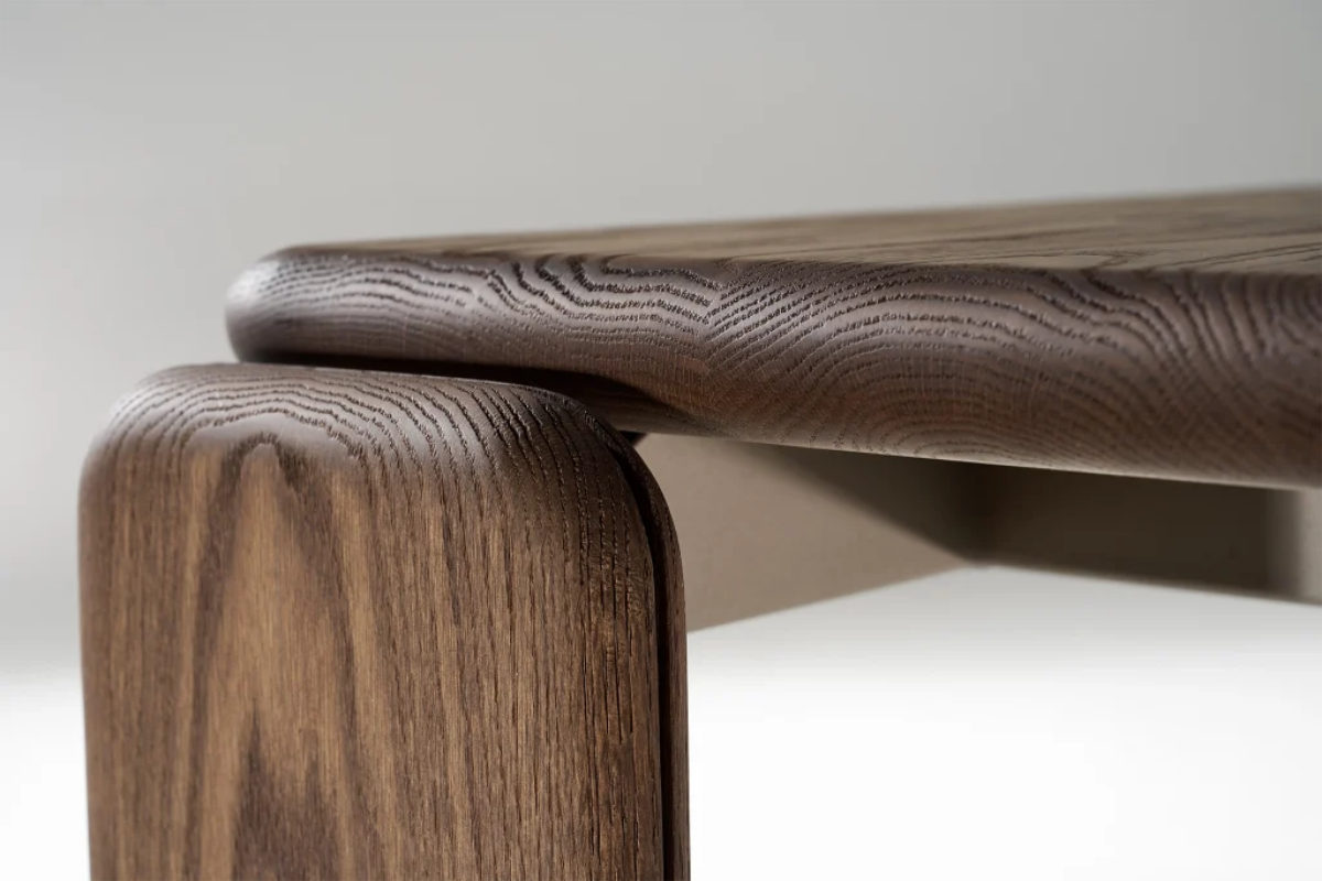 Τραπέζι Echo Desenio με στιβαρά πόδια και industrial λεπτομέρειες στην Αθήνα