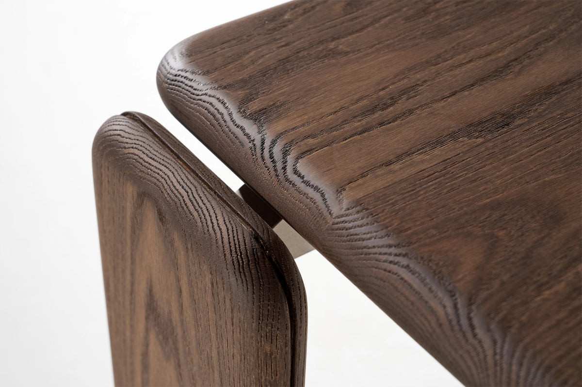 Παραλληλόγραμμη επιφάνεια τραπεζιού Echo από Desenio σε minimal διακόσμηση στην Αθήνα