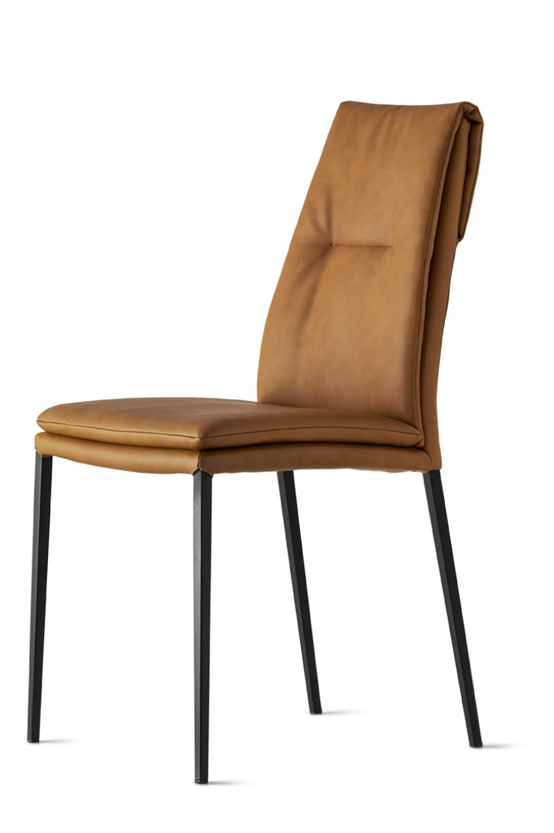 Καρέκλα Carmen Calligaris ταμπά με μαύρα μεταλλικά πόδια εκθεσιακή άμεσης παράδοσης Αθήνα Adamopoulos Casa Ideale