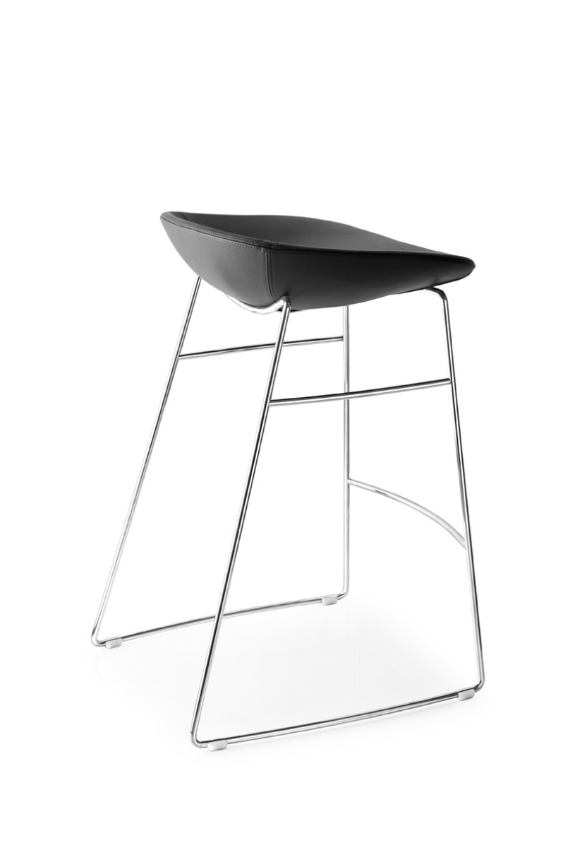  Σκαμπό bar Calligaris Palm χωρίς πλάτη με κάθισμα από τεχνόδερμα και μεταλλικά πόδια 