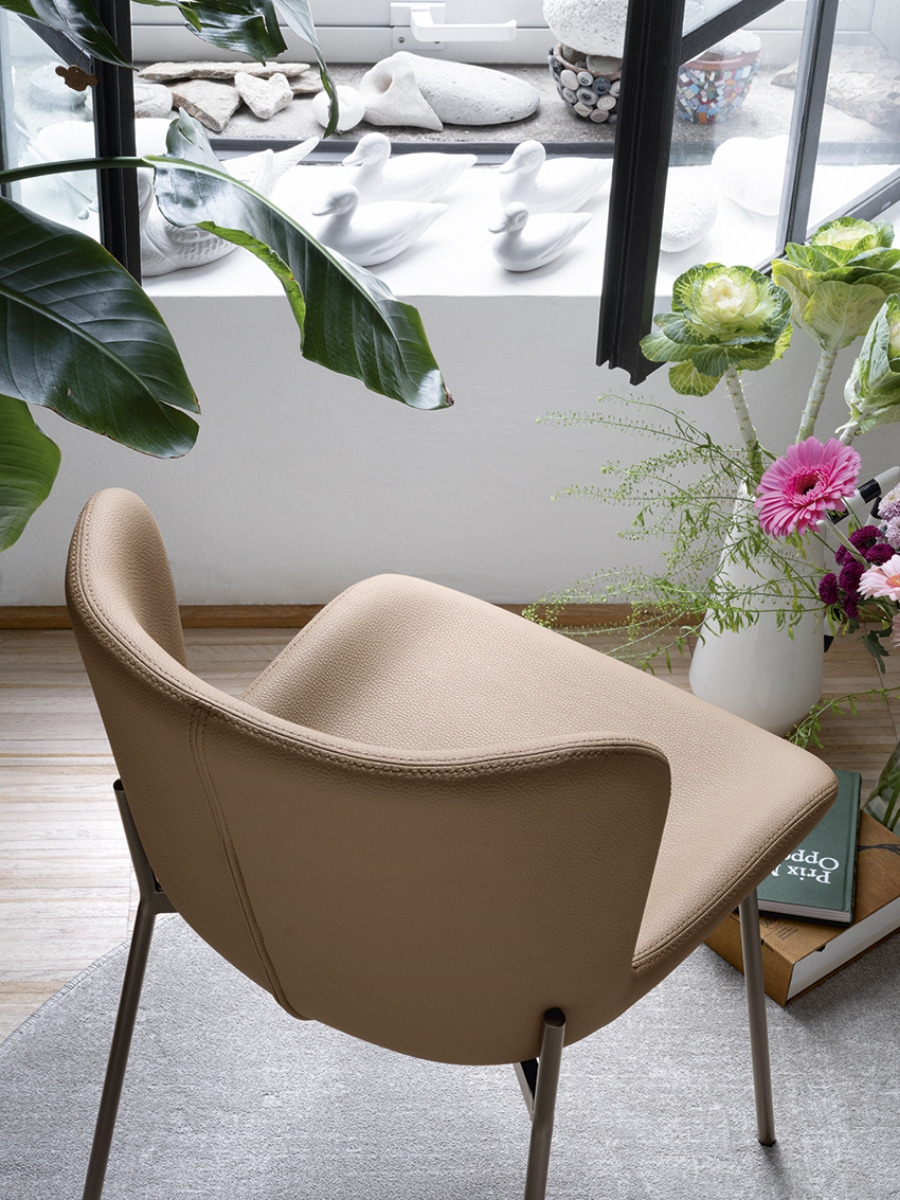Ταπετσαρισμένη καρέκλα Forma Calligaris με σύγχρονο design