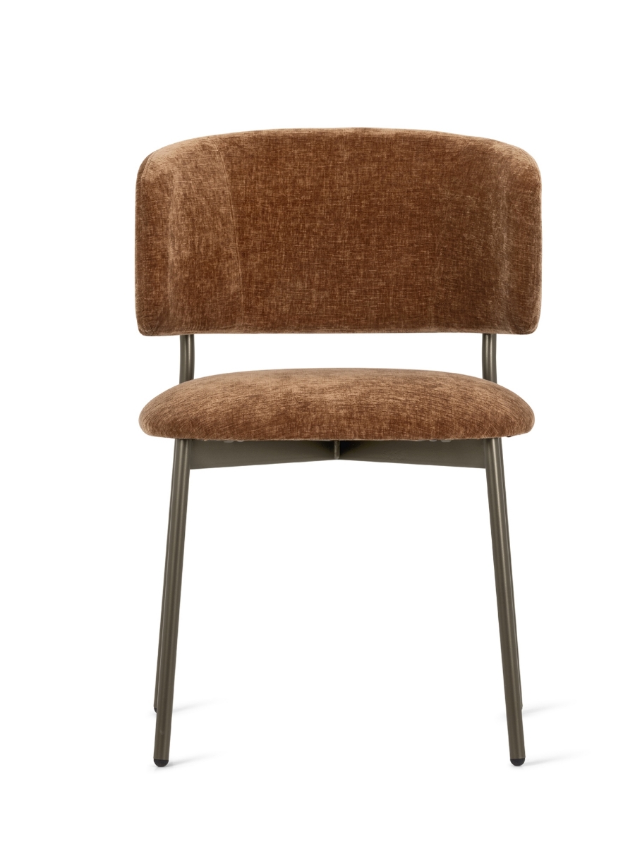 Καρέκλες με μπράτσα Flex Calligaris σε κανελί ύφασμα γύρω από τραπέζι Calligaris CS4167 σε φωτεινό χώρο - Adamopoulos Casa Ideale, Αθήνα