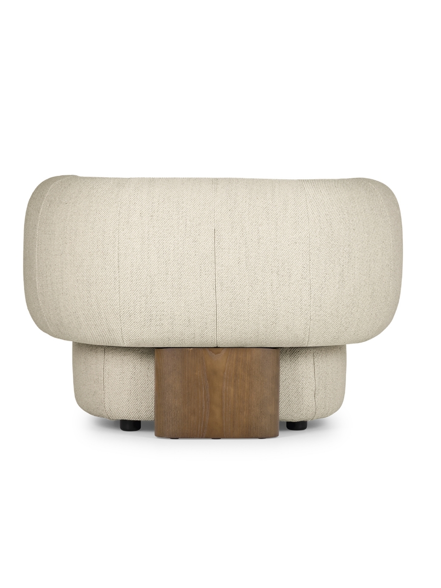 Πίσω όψη πολυθρόνας Calligaris Glen Lounge με ορατό ξύλινο πόδι