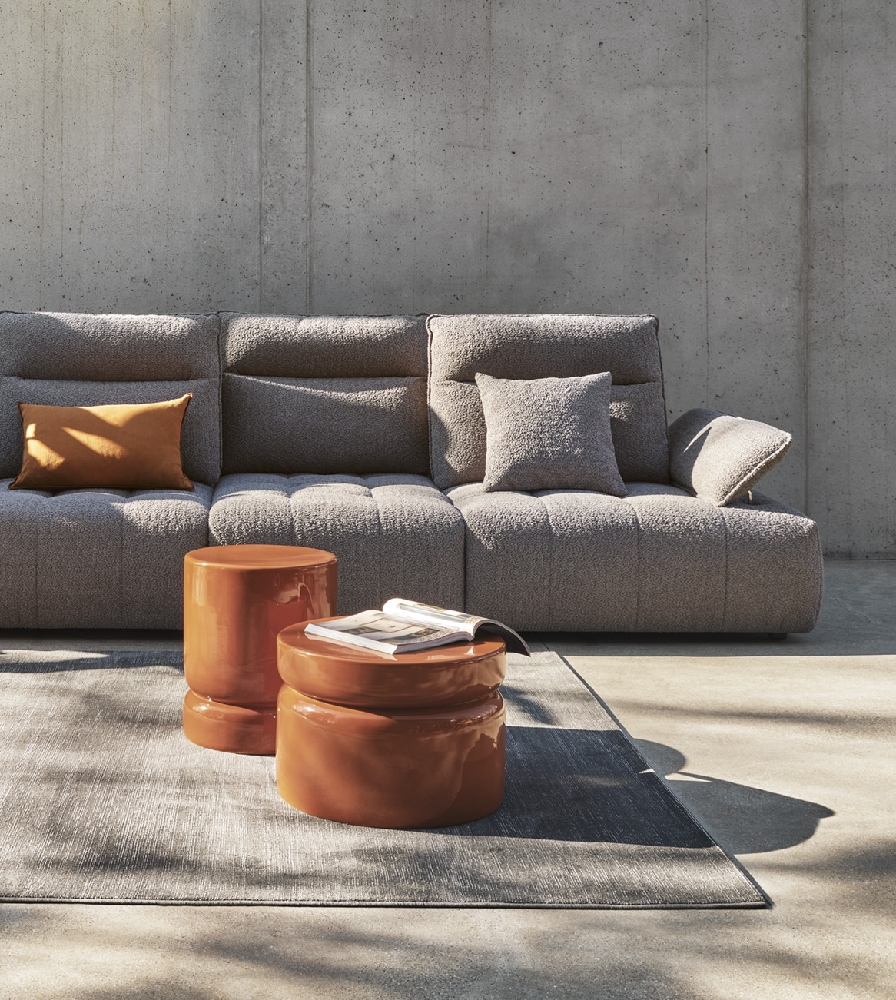 Καναπές και καρέκλες Calligaris σε σύγχρονο σαλόνι στην Αθήνα