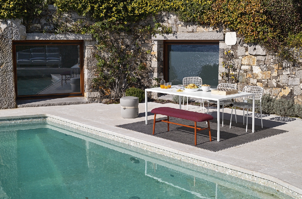 Covered terrace furniture with Italian design chairs and table Calligaris for Greek Islands villas – Adamopoulos Casa Ideale