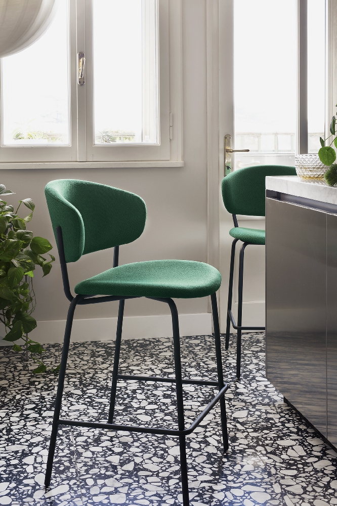 Διάταξη σκαμπό κουζίνας για πάγκο 2–3 ατόμων Calligaris στην Αθήνα – Adamopoulos Casa Ideale