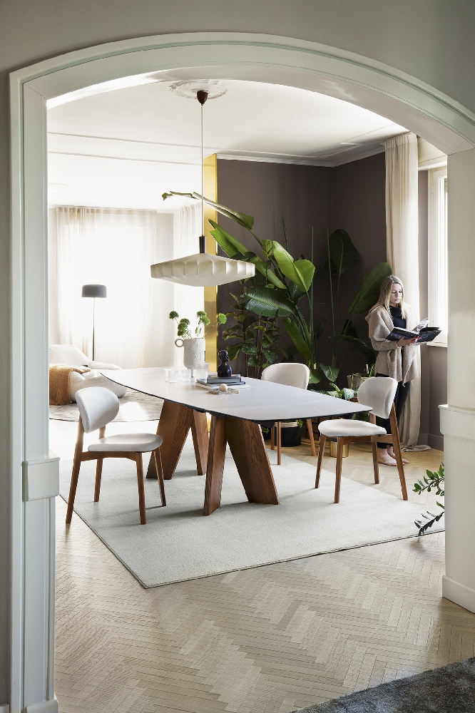 Μοντέρνα ιταλικά έπιπλα Calligaris στο showroom Adamopoulos Casa Ideale στην Αθήνα