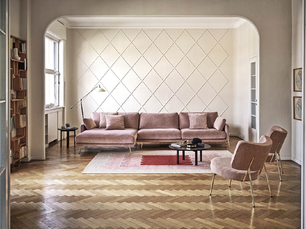 Καναπές Le Marais Calligaris με minimal γραμμές και ψηλή πλάτη