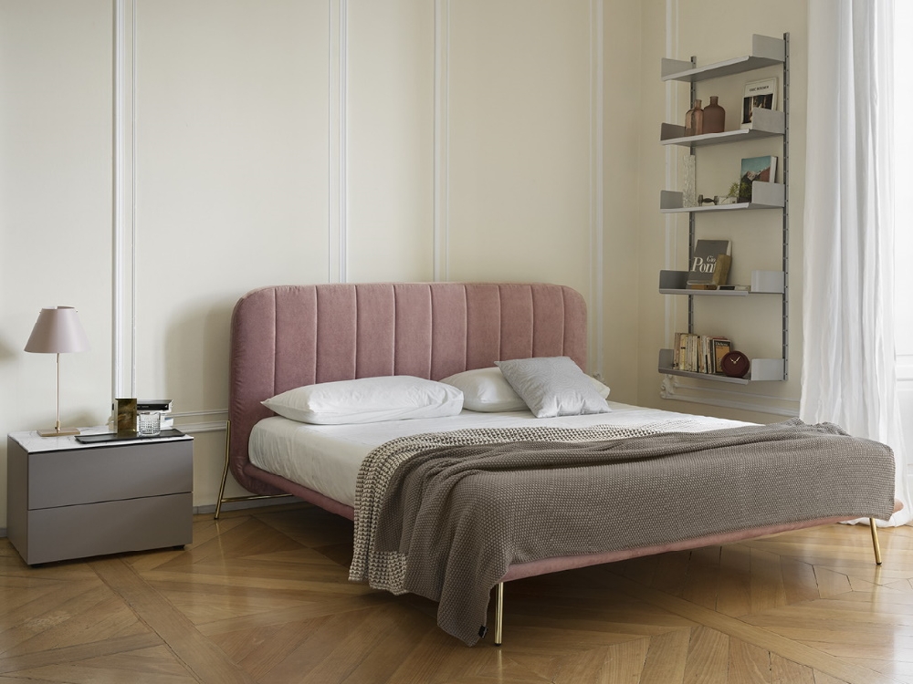 Κρεβάτι Le Marais Calligaris με υφασμάτινη επένδυση – Adamopoulos Casa Ideale Αθήνα