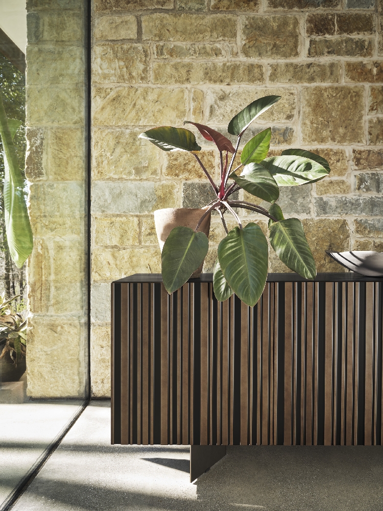 Μοντέρνα έπιπλα με ιταλικό design από το εργοστάσιο Calligaris στο showroom στην Αθήνα – Adamopoulos Casa Ideale