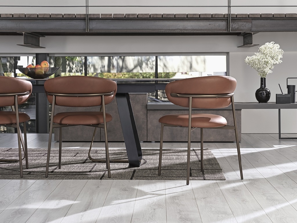 Μοντέρνα ιταλική καρέκλα Oleandro στο showroom Adamopoulos Casa Ideale