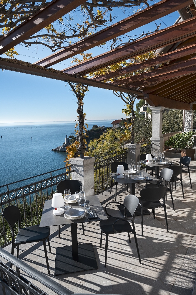 Παράδοση επίπλων Calligaris σε όλη την Ελλάδα και νησιά