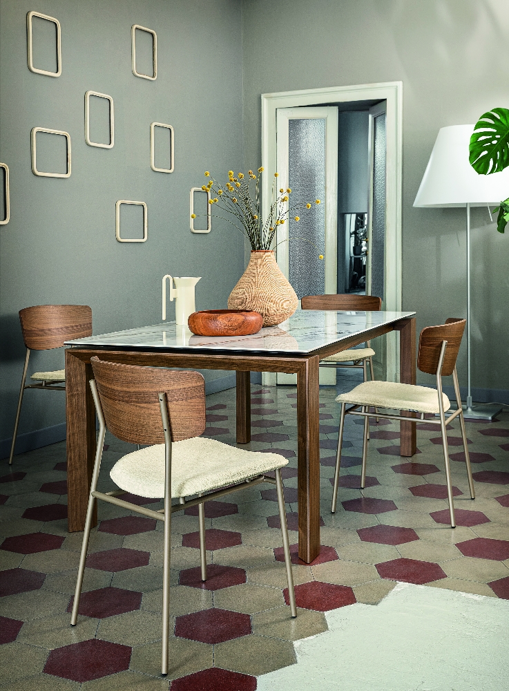 Επεκτεινόμενο τραπέζι τραπεζαρίας Omnia με μοντέρνο design από το εργοστάσιο Calligaris στην Αθήνα – Adamopoulos Casa Ideale