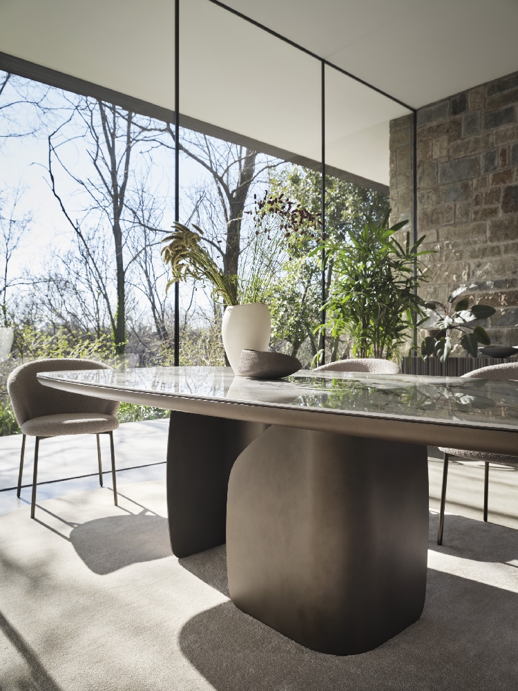 Τραπεζαρία με σύγχρονο τραπέζι Calligaris στο Adamopoulos Casa Ideale Αθήνα